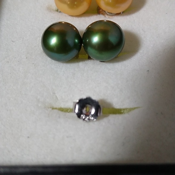 Natural button pearl earring suite - Picture 3 of 5